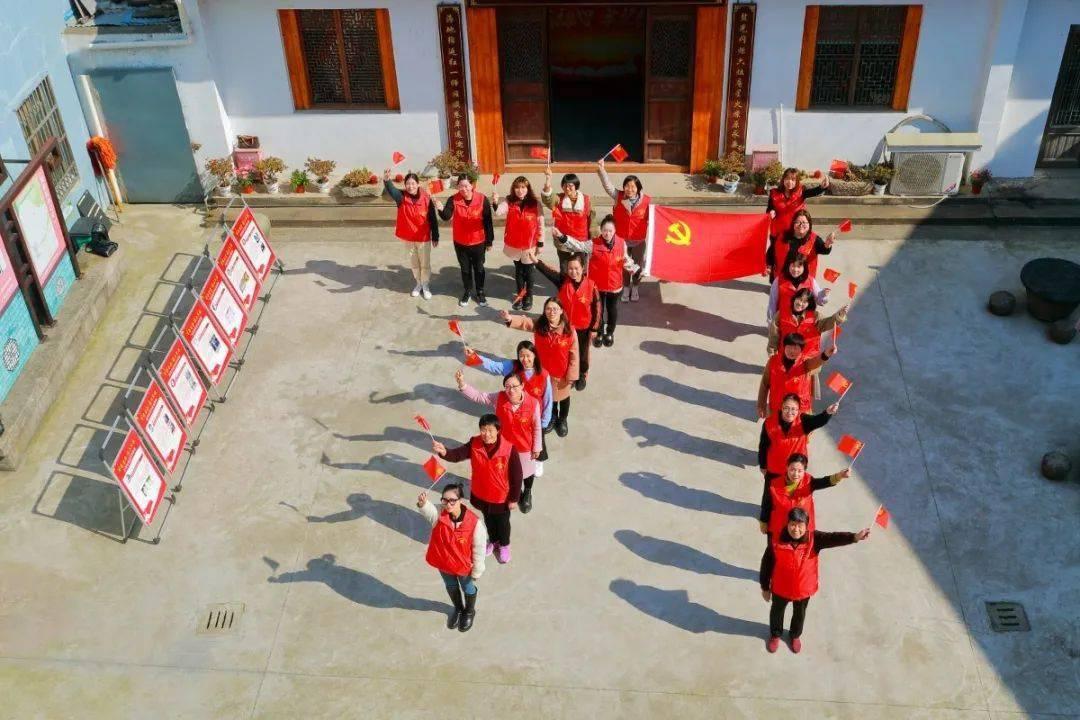 玩滑板的男孩逃脱2